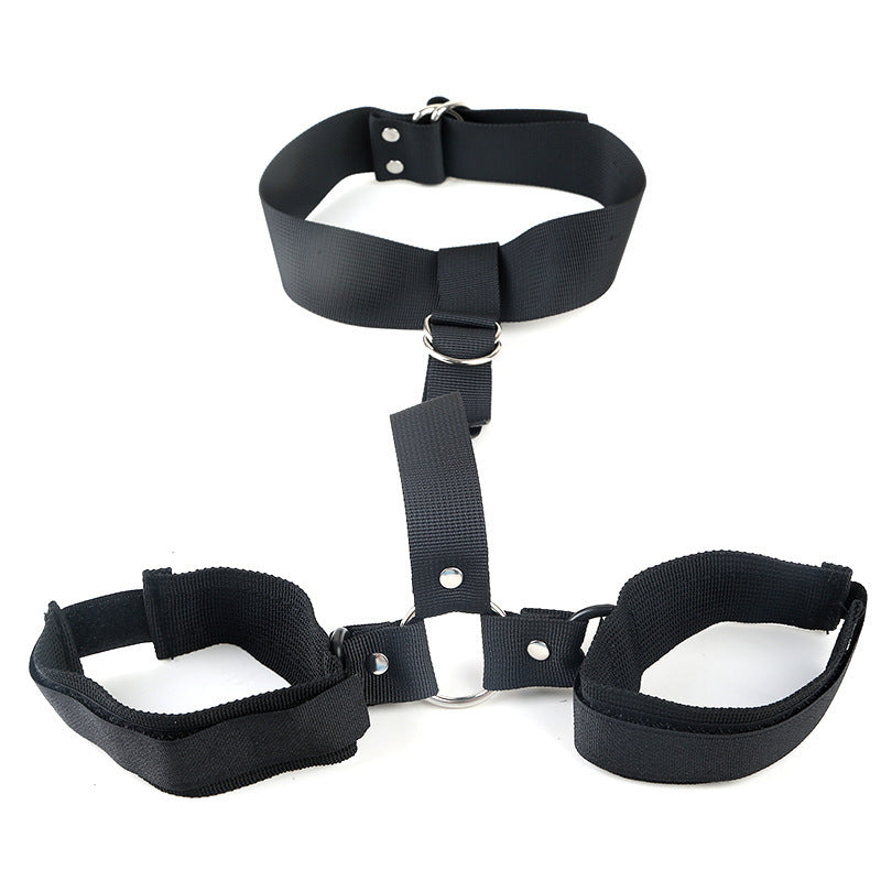Collar cervical con esposas traseras y correas de restricción / Cervical Collar with Rear Handcuffs and Restraint Straps