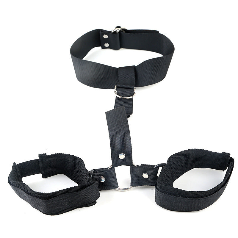 Collar cervical con esposas traseras y correas de restricción / Cervical Collar with Rear Handcuffs and Restraint Straps